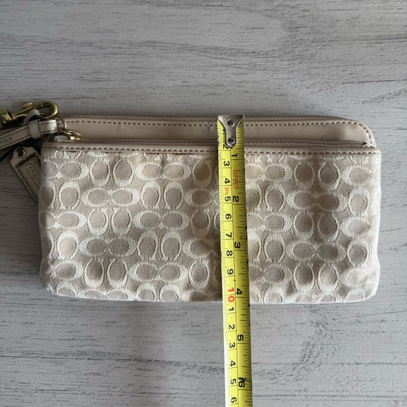 Coach Double Zip Wristlet | Signature C Jacquard | Cream & Beige - Picture 10 of 12